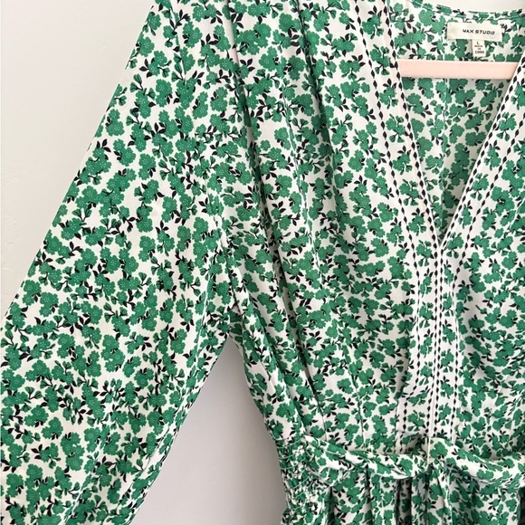 Green Floral Women's Top Max Studio Large NWOT - Picture 3 of 8